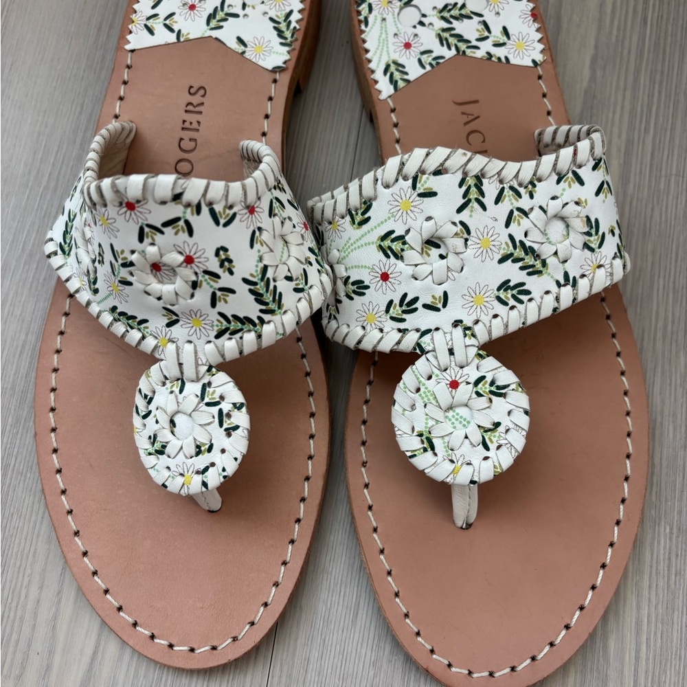 Worn once Jack Rogers White Daisy Sandals
